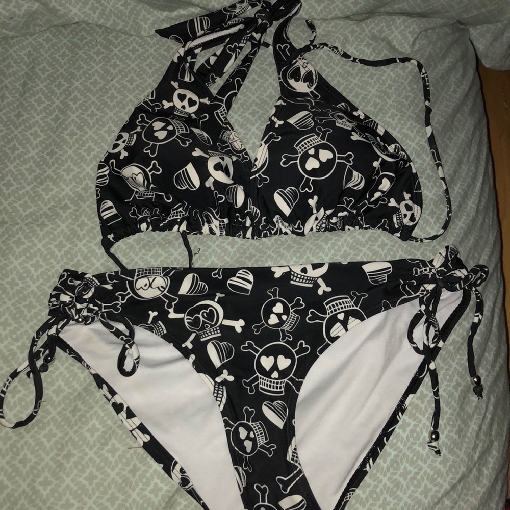 Black skull doodle bikini